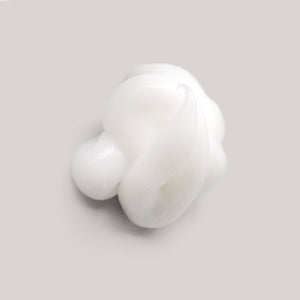 White creamy texture of Verelle 8oz milky cream
